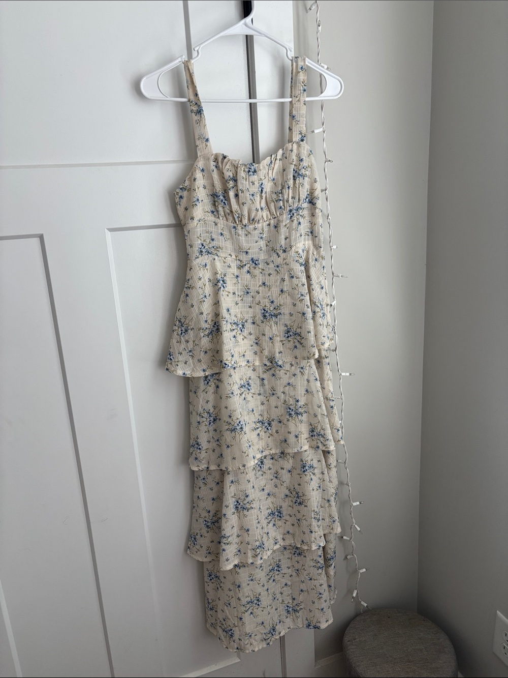 Sleeveless Tiered Floral Midi Dress - Cream & Blue